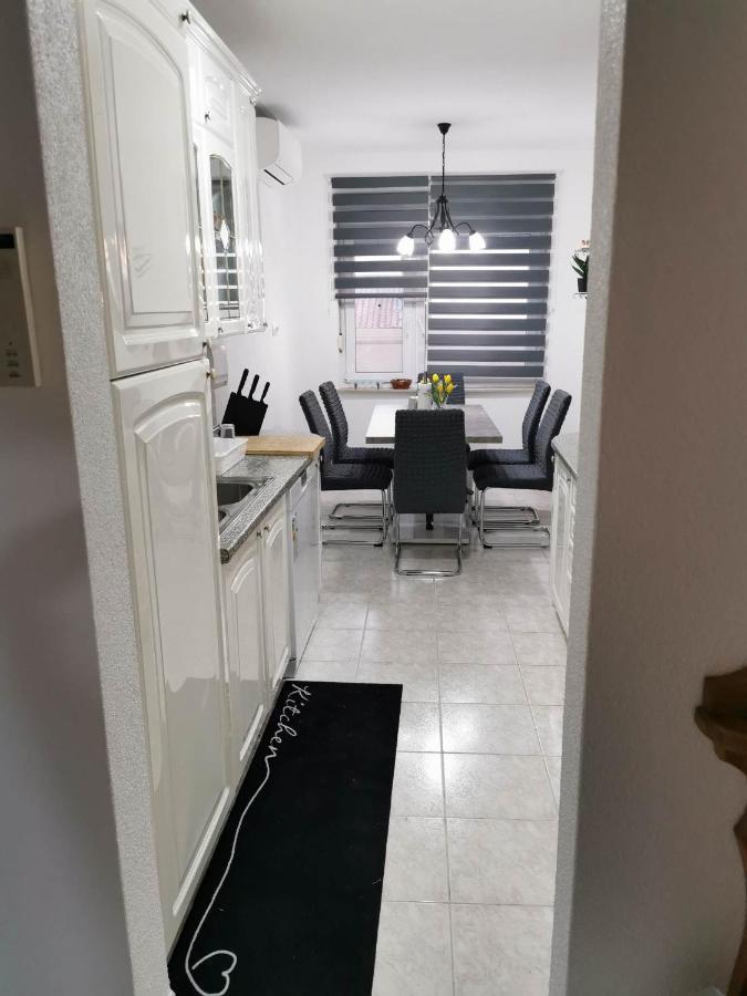Guesthouse Nadia 센 외부 사진